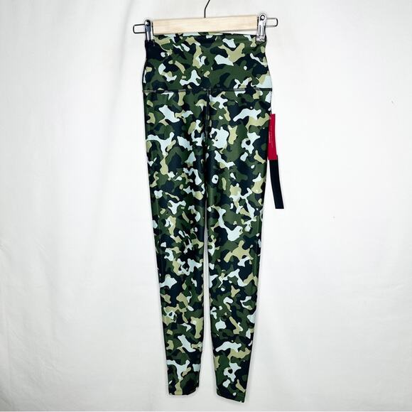 CARBON 38 Printed High Rise 7/8 Legging Refreshing Camo NWT in XXS - Picture 1 of 6